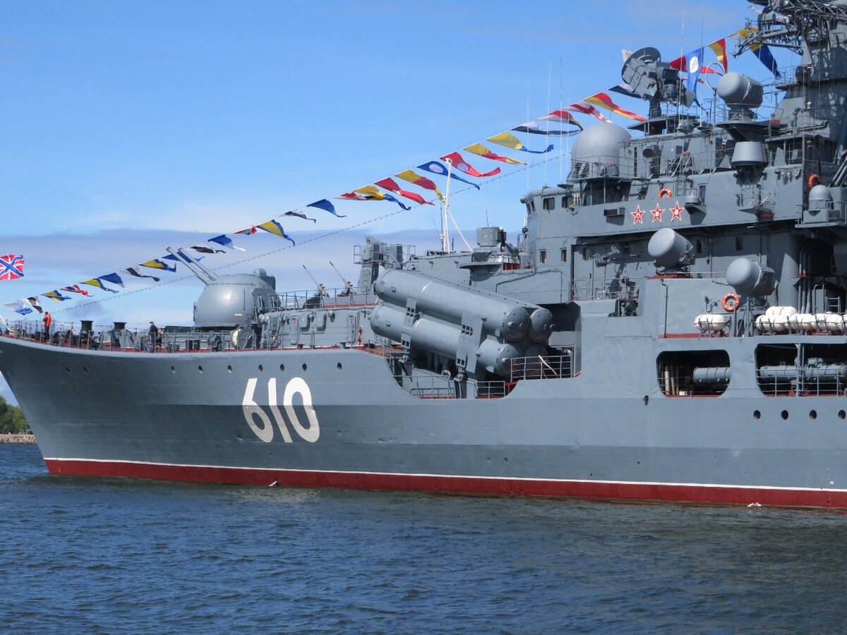 ПУ ПКР "Москит" и АК-130. Источник: forums.wrk.ru