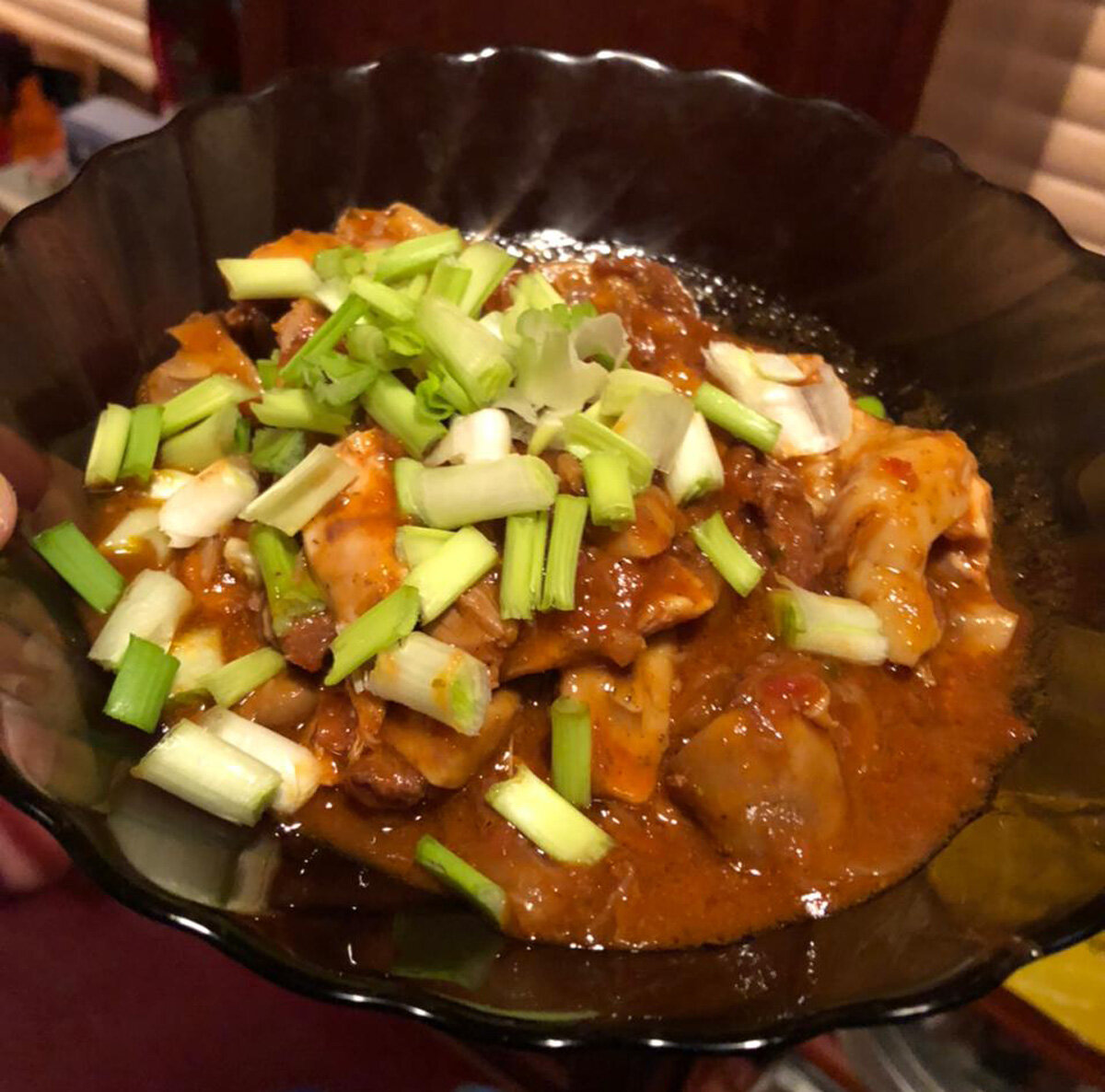 Блюдо дня из тушёнки, курицы и грибов