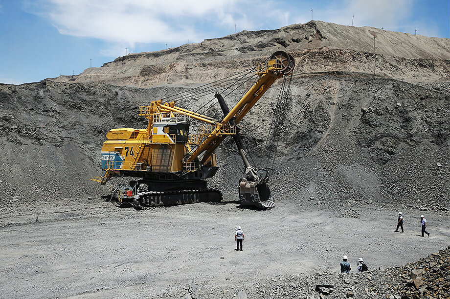 Власти региона рассчитывают на дополнительный доход от реализации текущих крупных инвестпроектов, в числе которых разработка месторождения золота «Курасан» в Верхнеуральском районе.Фото: Александр Рюмин/ТАСС