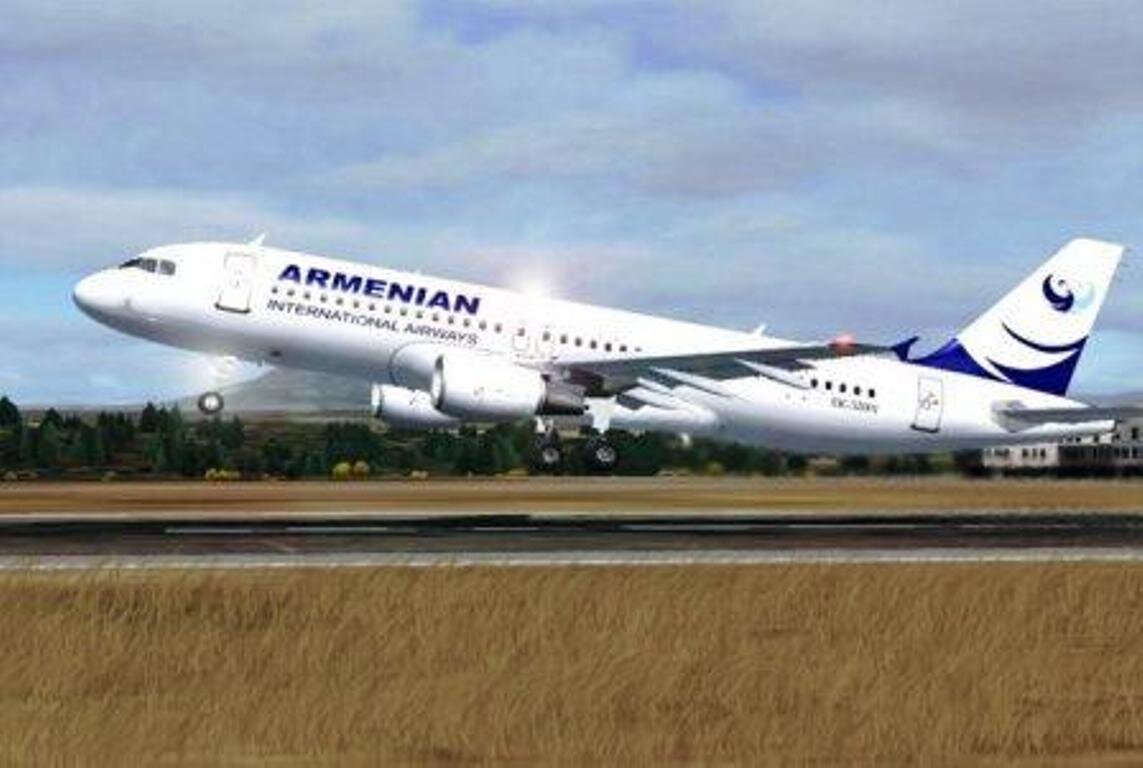 Авиакомпания армянские авиалинии. Armenia Airways в Шереметьево. Armenian Airways 737. Armenia Aircompany салон.