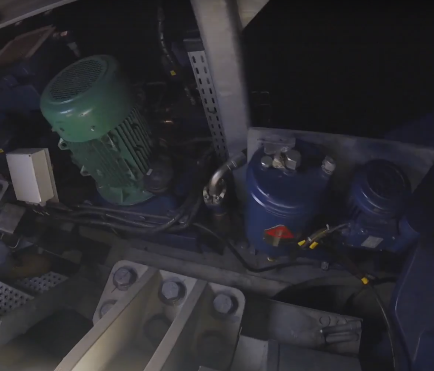 Один из электроприводов выставления гондолы по ветру