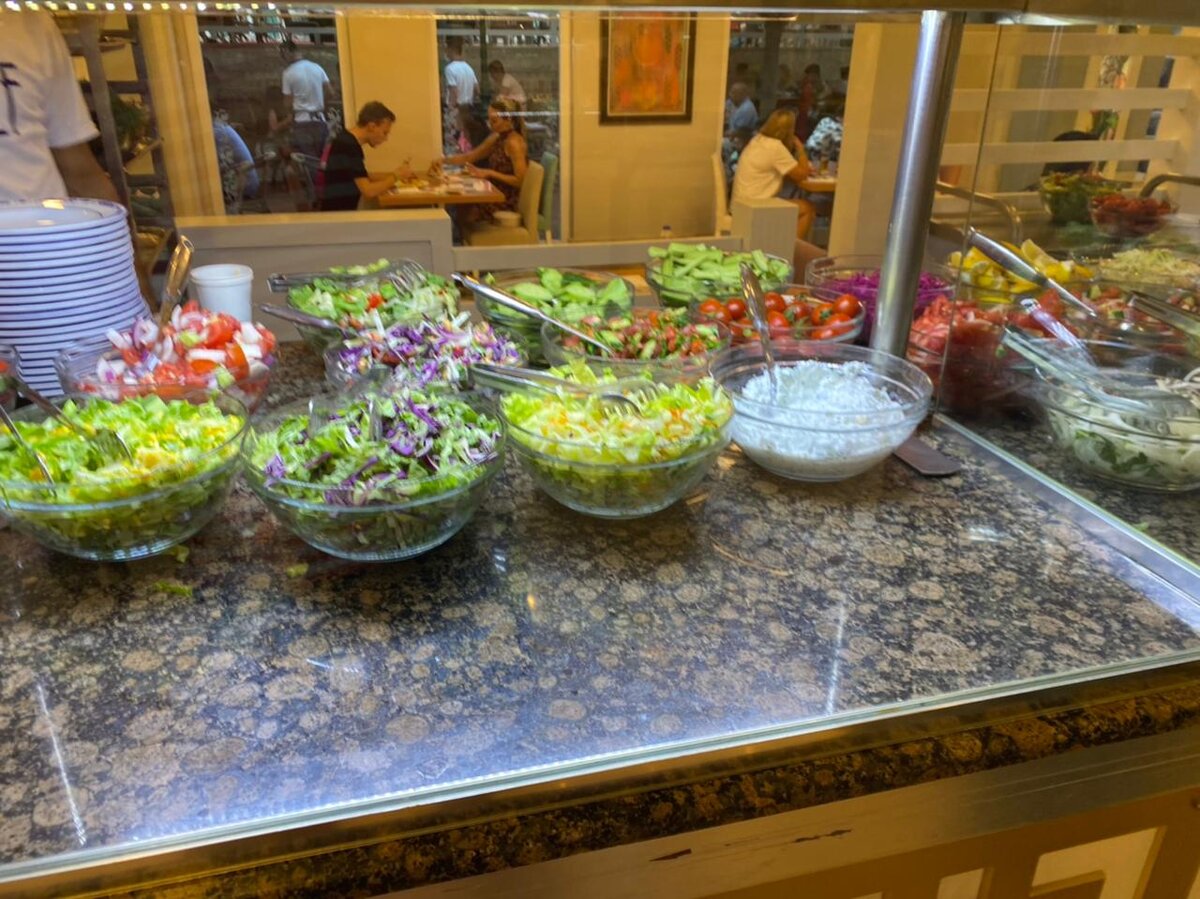 Листайте вправо 