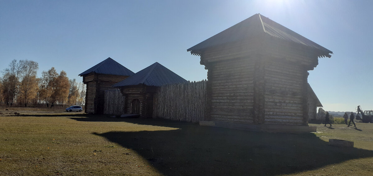 Реконструкция Белоярской крепости. Фото автора.