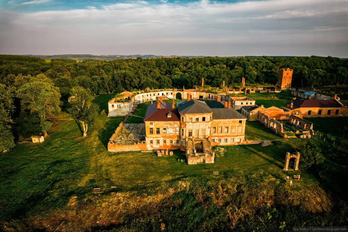 Усадьба якимовича в глубоком фото