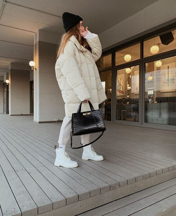 Total white look: как носить зимой 2022