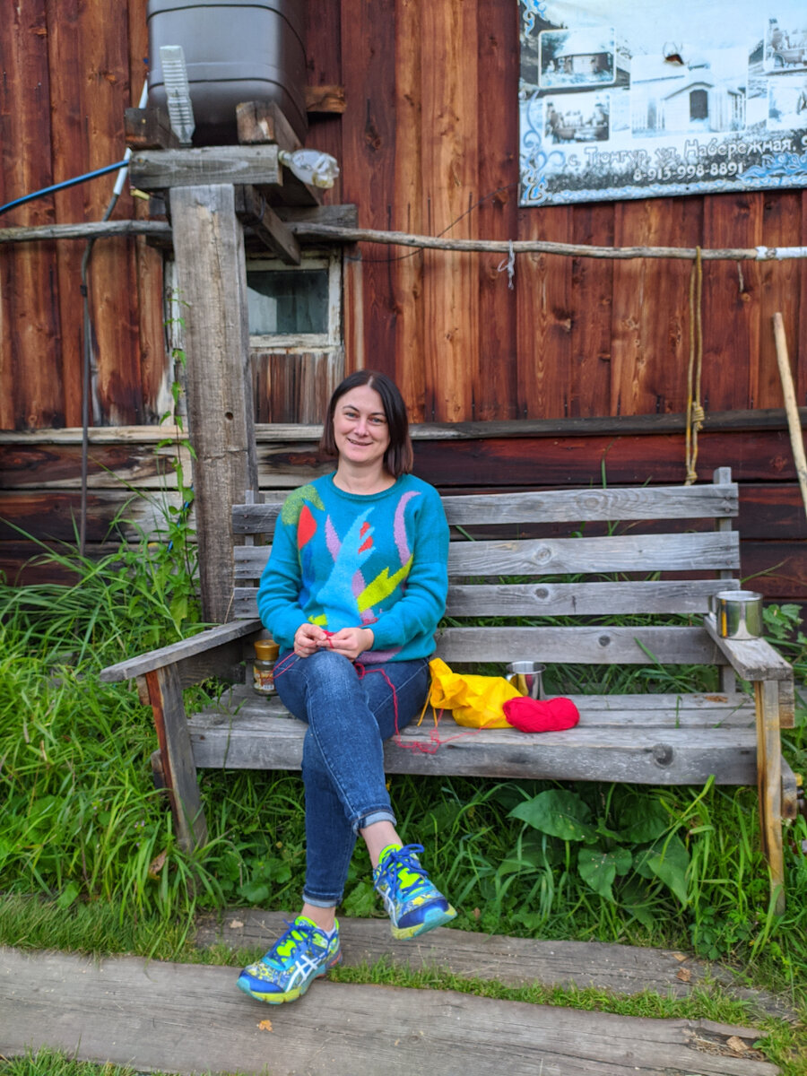 Очень мне нравится вязать на природе (фото из личного архива)