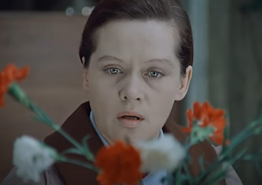 Кадр из фильма "Служебный роман", вторая серия