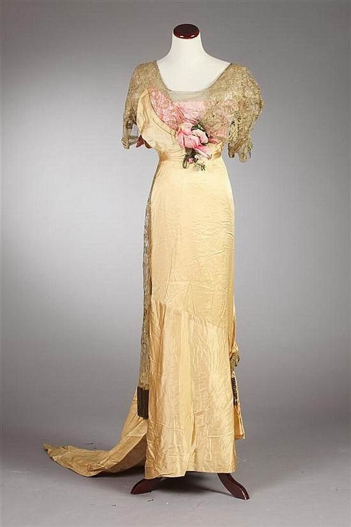 Вечернее или бальное платье, 1915 год.