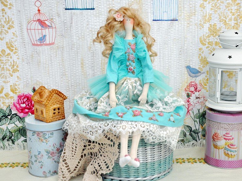     Как сшить куклу своими руками: яркие фото и простой мастер-класс для начинающих