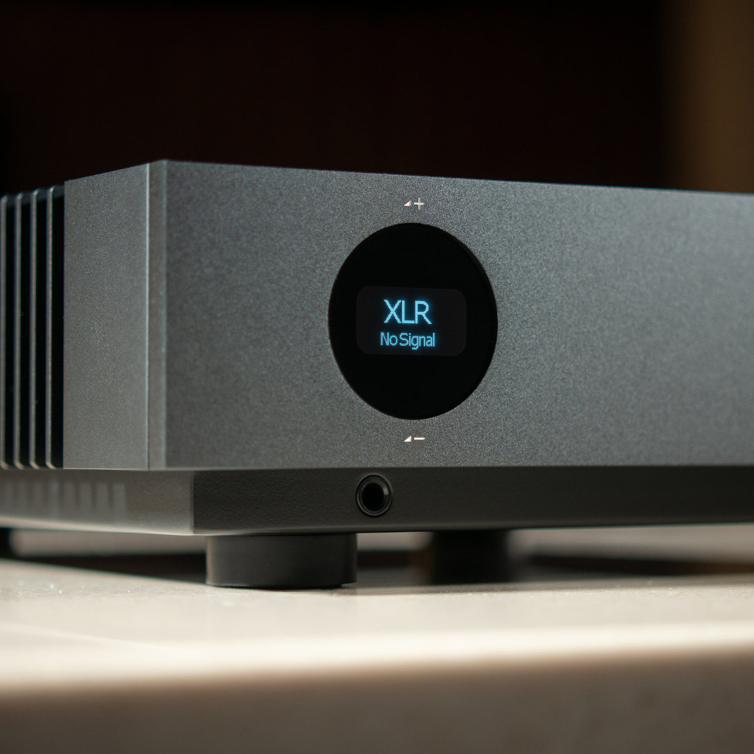 Предусилитель Quad Artera Pre 