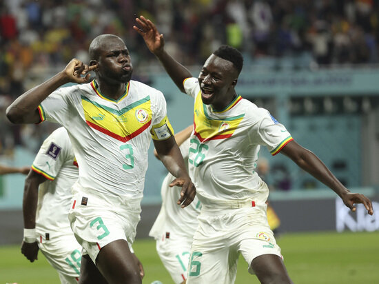     Калиду Кулибали и Пап Гуй. Фото: Pan Yulong/XinHua / Global Look Press