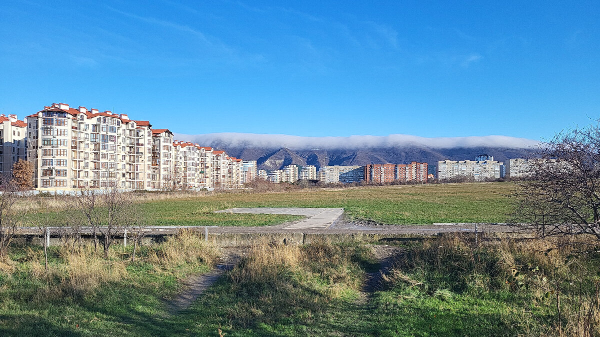 Геленджик. Толстый мыс. Вид на горы