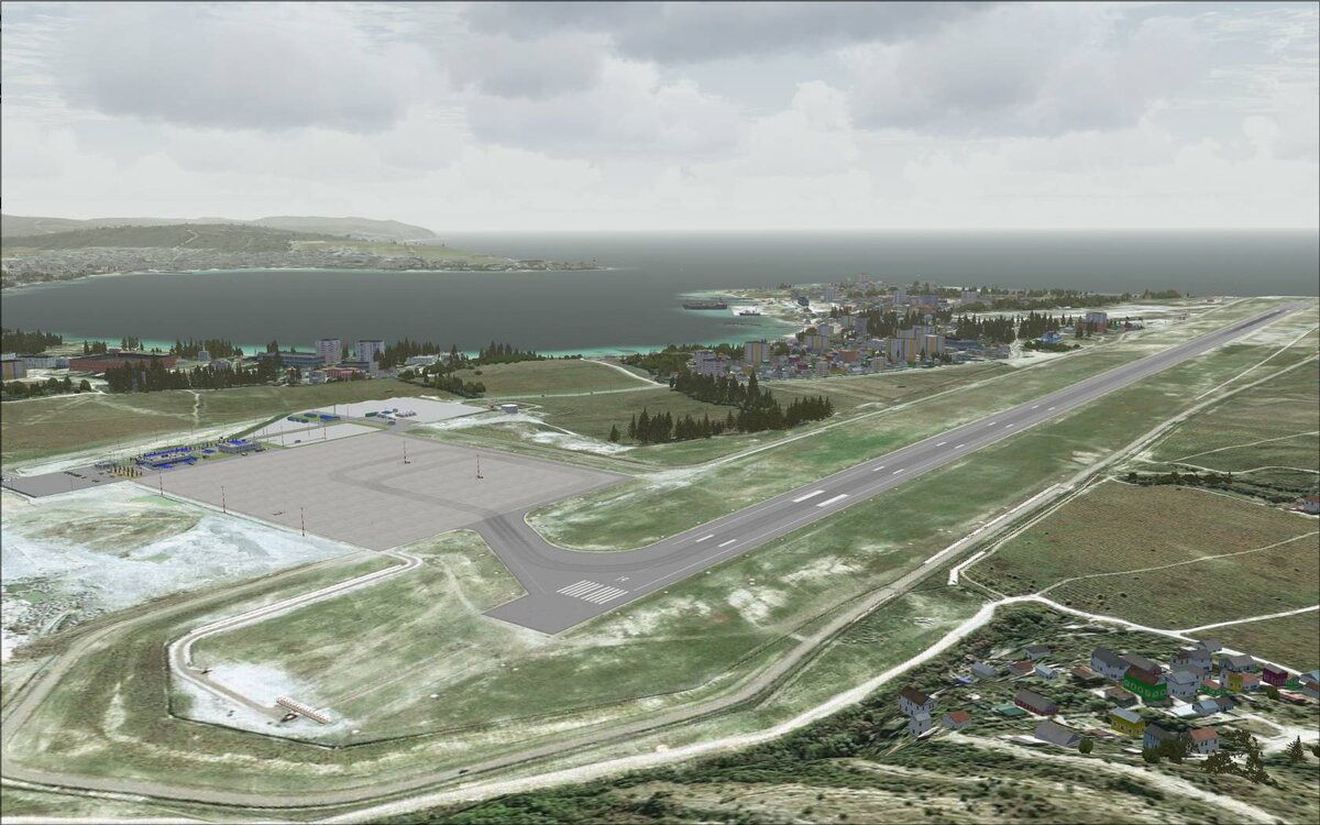 Военный аэродром Новороссийска, с 1969 использовался как пассажирский.