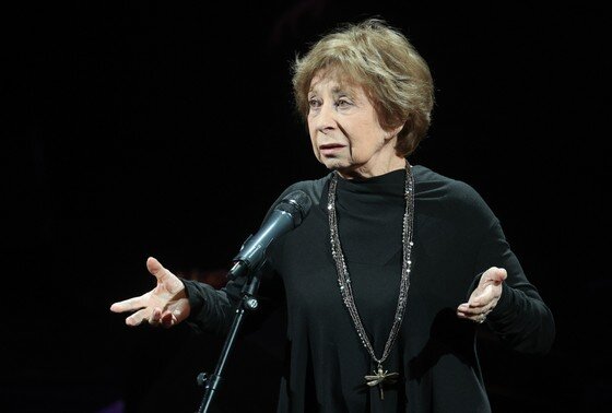    Лия Ахеджакова