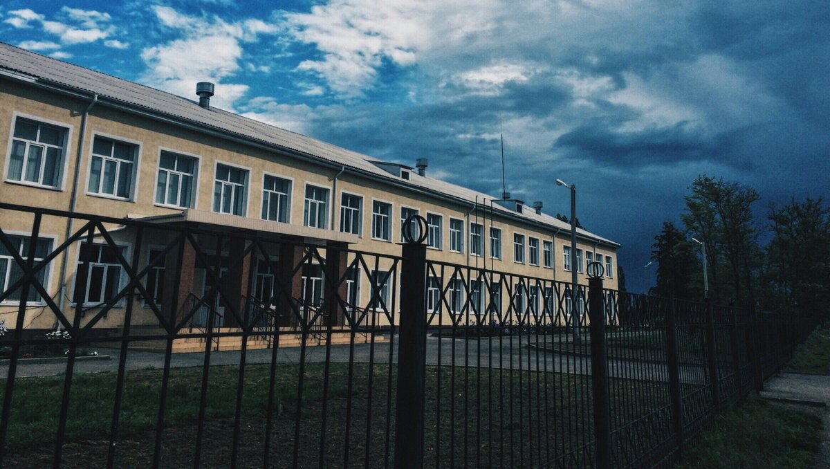     В Ростовской области напавший на людей возле школы подросток, раскрыл свои мотивы, пишет Telegram-канал Baza.