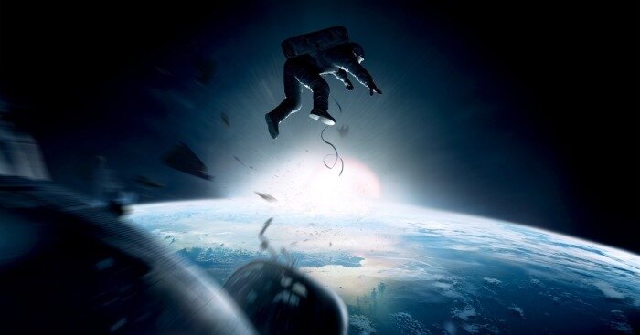  

Фантастика — это особый жанр в кинематографе, который далеко не прост в съемках. Почти что любая фантастическая кинолента подразумевает большой бюджет и сложные спецэффекты. Многие из представленных ниже фильмов уже давно полюбились зрителями, и серьезные расхождения событий на экране с действительностью вряд ли могут это изменить.
