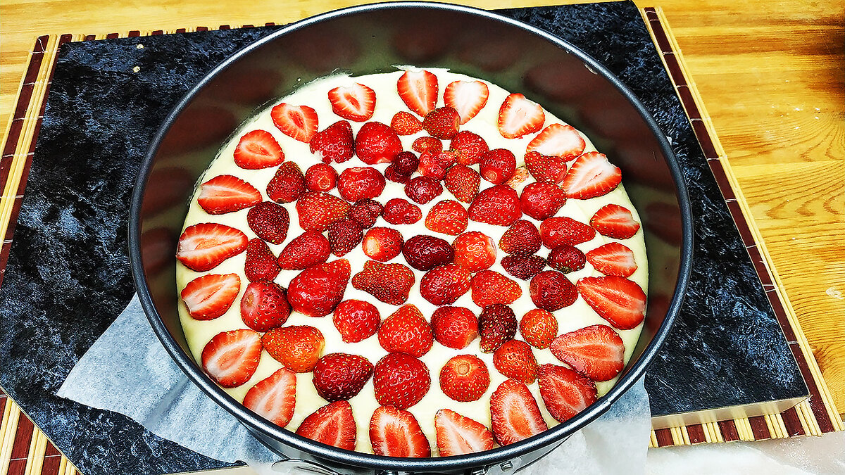 Пирог с клубникой