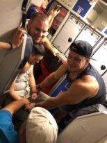 Спортсмена справа зовут Максим, у него этот рейс совпал с днем рождения.