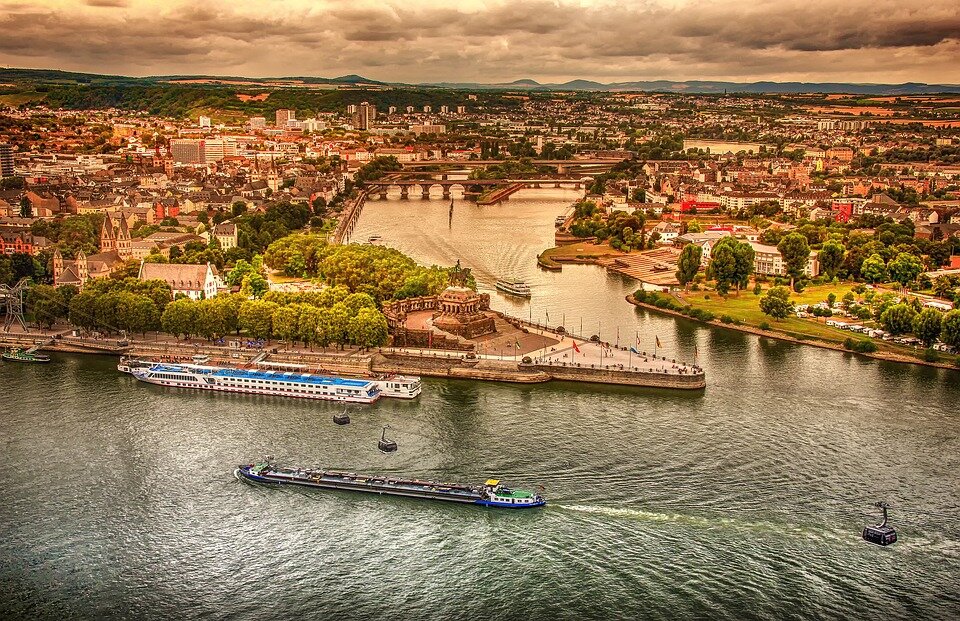 https://cdn.pixabay.com/photo/2018/06/04/18/32/koblenz-3453860_960_720.jpg