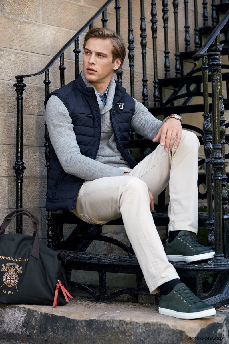 Кроссовки натуральных оттенков