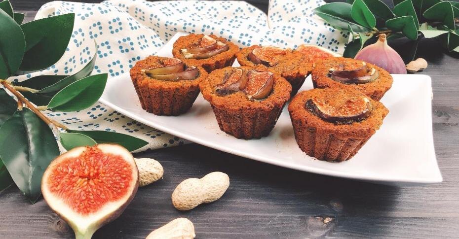 4. Готовые маффины поливаем мёдом. Приятного аппетита!