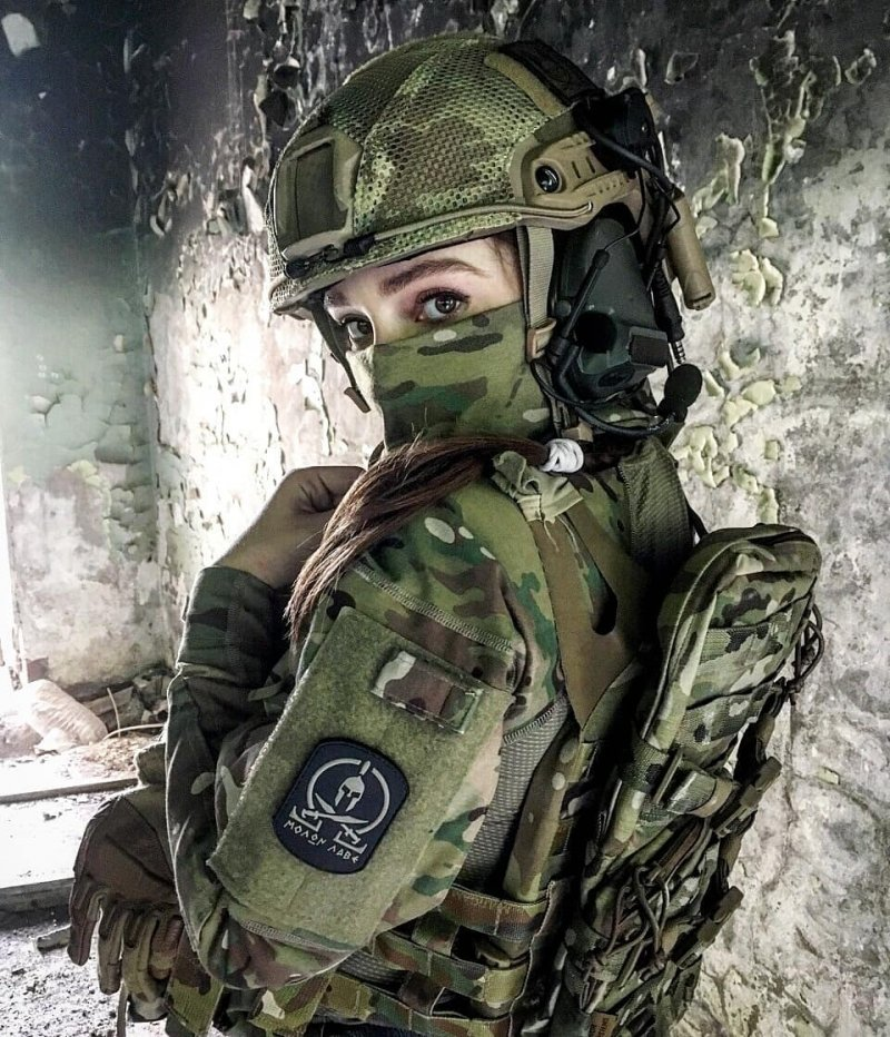 Красивые девушки в военной форме (60 фото) 🌟