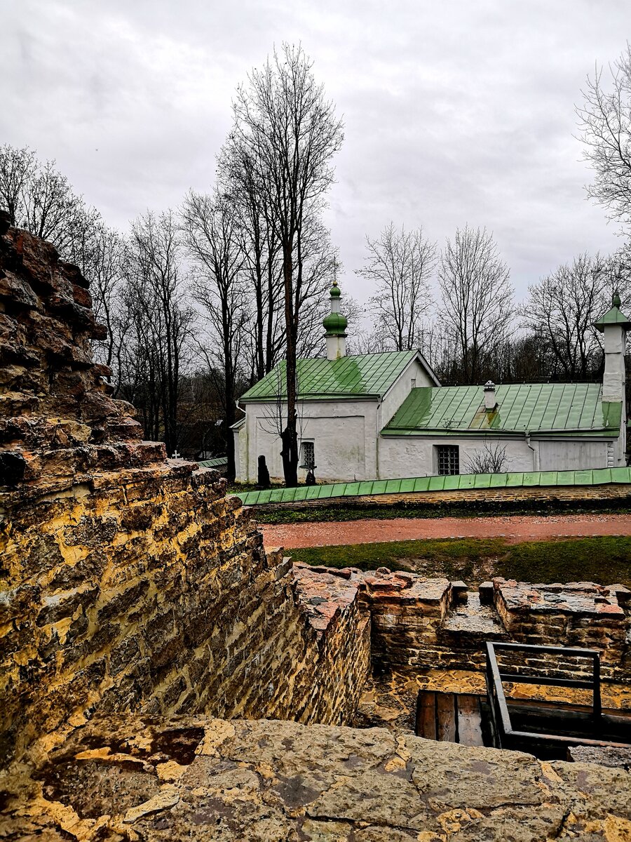 Изборская крепость.