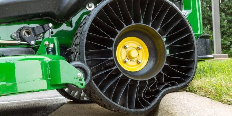 Деформация шины.