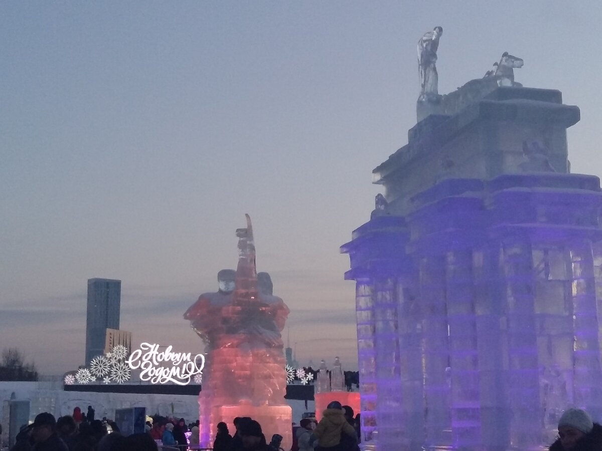 Ледовая Москва. Поклонная гора. Фото автора.