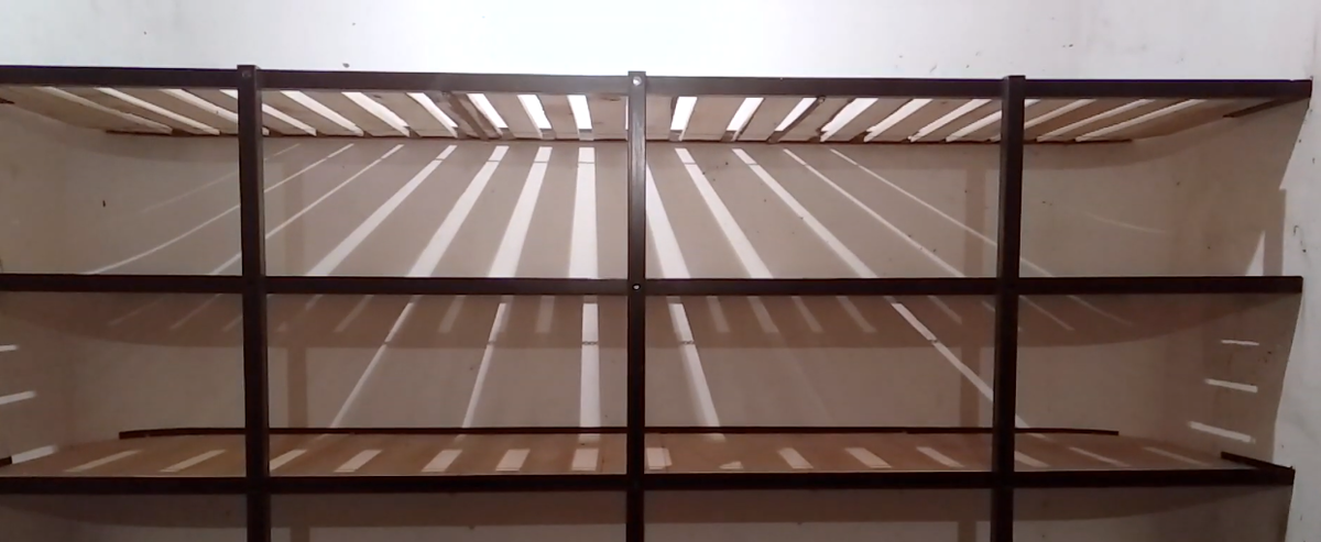 Стеллаж - это основа для многих способов организации хранения инструмента.