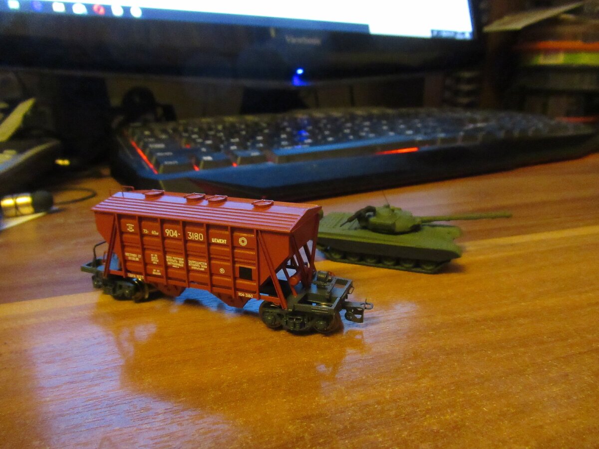 72 тонный цементный хоппер производства "ТТ-ТТ" из личной коллекции