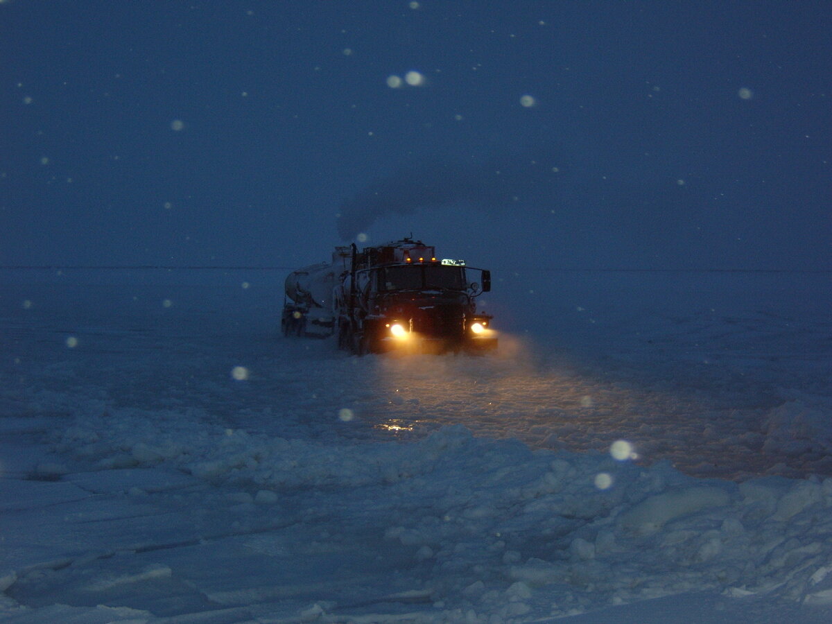 Арктика - иномарки здесь не выживут. Правда о настоящих дорогах и автомобилях на Крайнем Севере в России