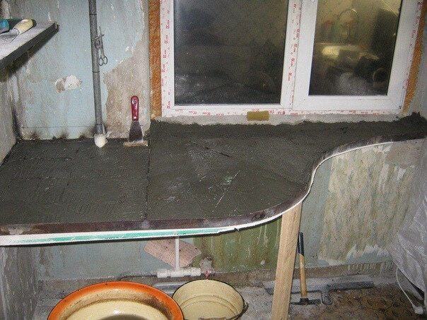 Мужчина в квартире самостоятельно отлил из бетона подоконник. Фото До/После