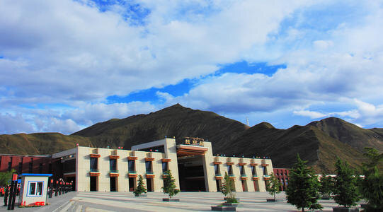 ЖД вокзал Лхасы - ворота во внутренние земли КНР