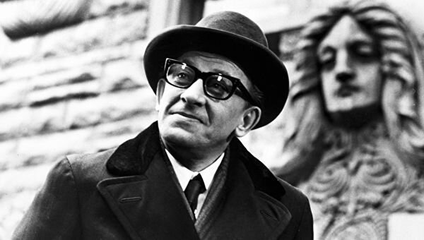 Евгений Евстигнеев в фильме "Семнадцать мгновений весны" в роли профессора Плешнера