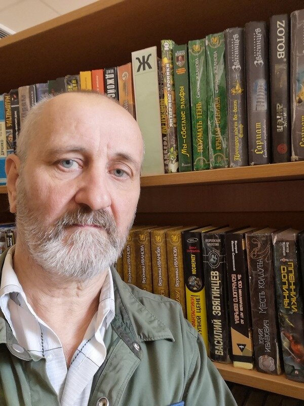 Я книги беру в основном в библиотеке.