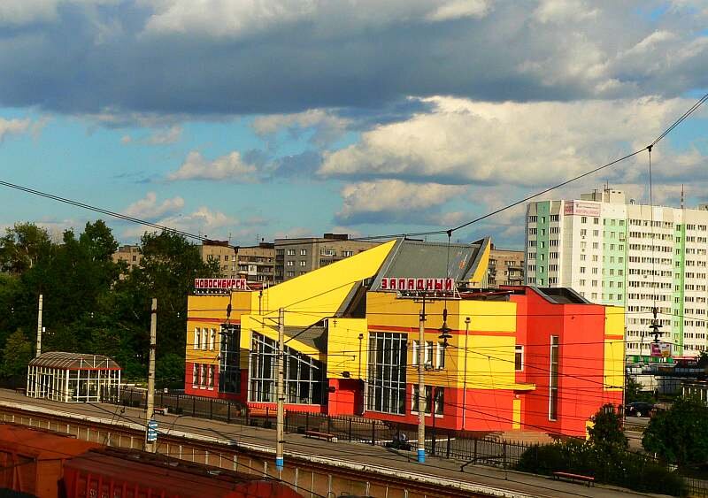 Новосибирск западный правая. Новосибирск станция Новосибирск Западный. Старое здание вокзала Новосибирск Западный. ЖД вокзал Новосибирск Западный. Коченево Новосибирск Западный.