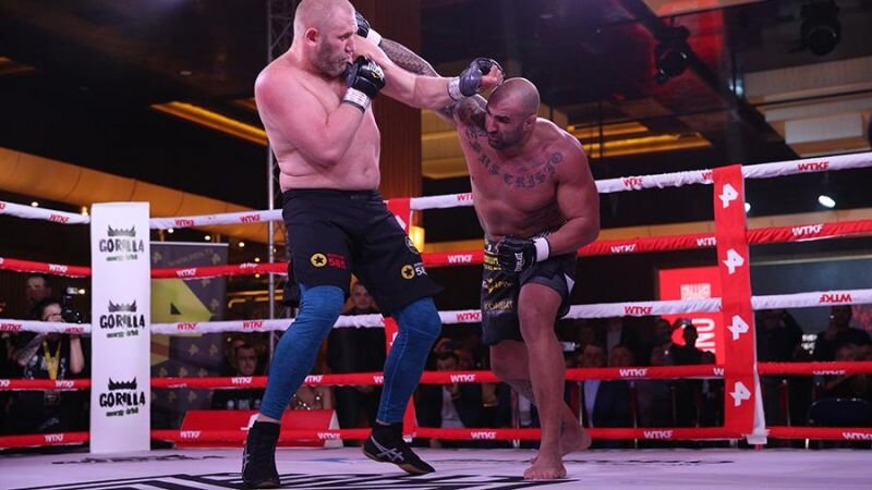 Бразилец был  вполне активным в первом рауде.                  фото: открытые источники сети. 