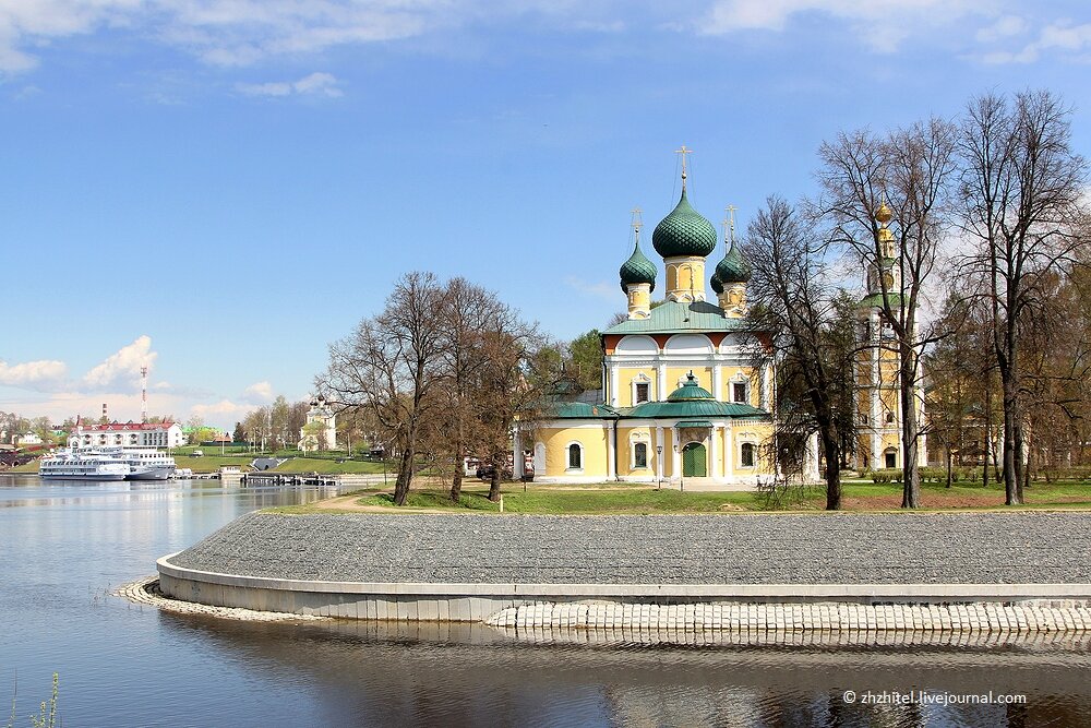 Углич центр города. Обзорная экскурсия в Углич. Углич угол Волги. Углич набережная.