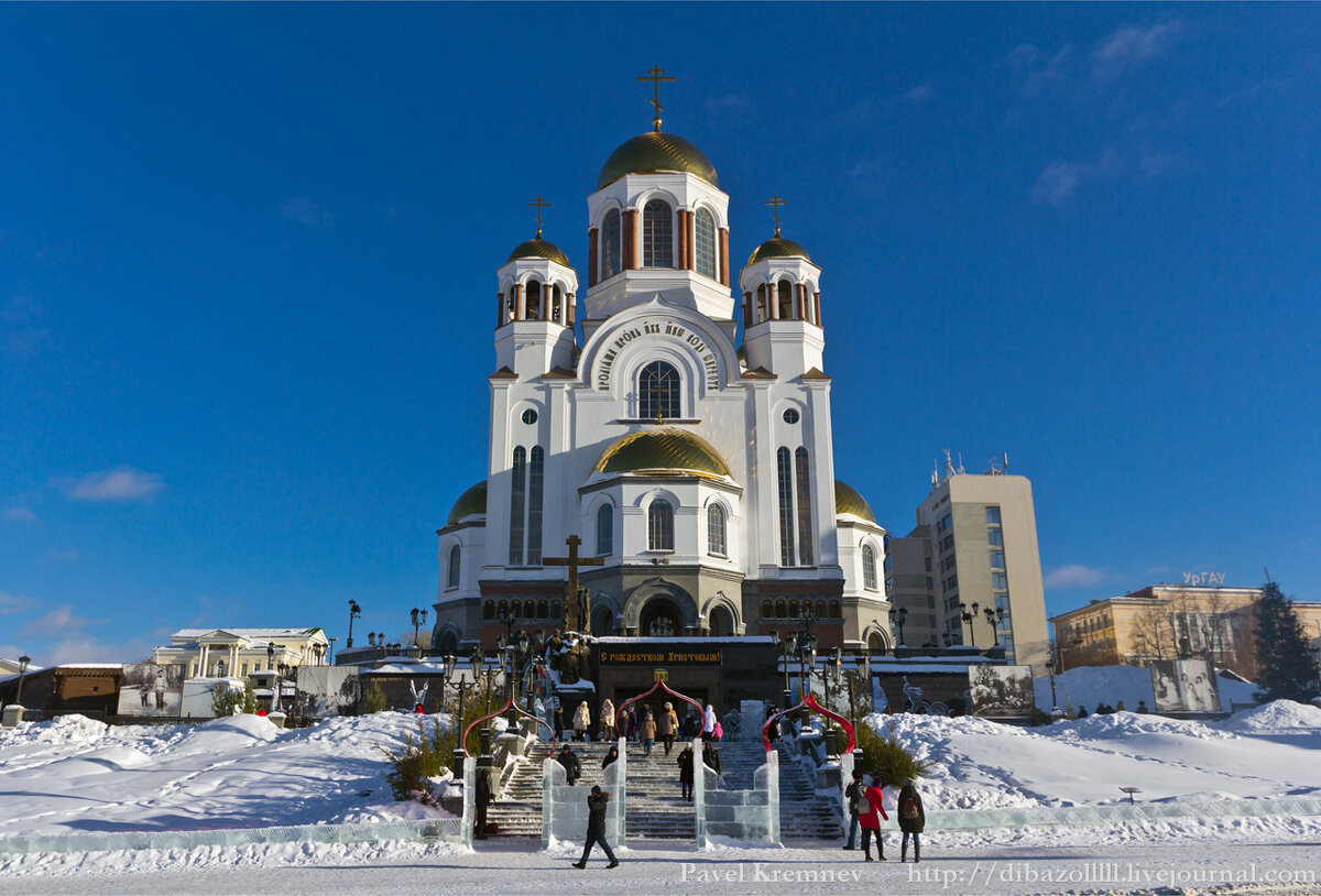 Храм-Памятник на Крови.