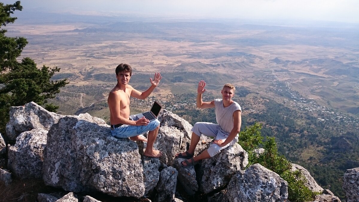 Авторы Капля Памяти: Алексей Хохлатов и Павел Шаматрин