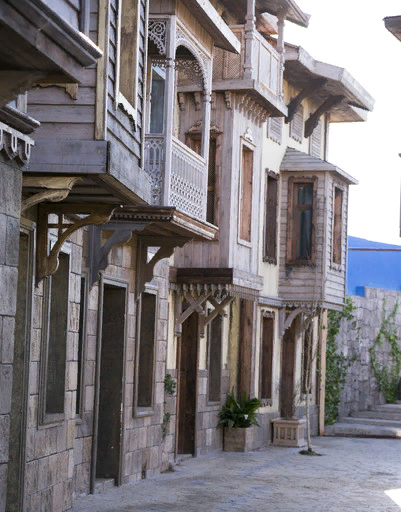 Целые улицы были созданы перед стартом сериала.