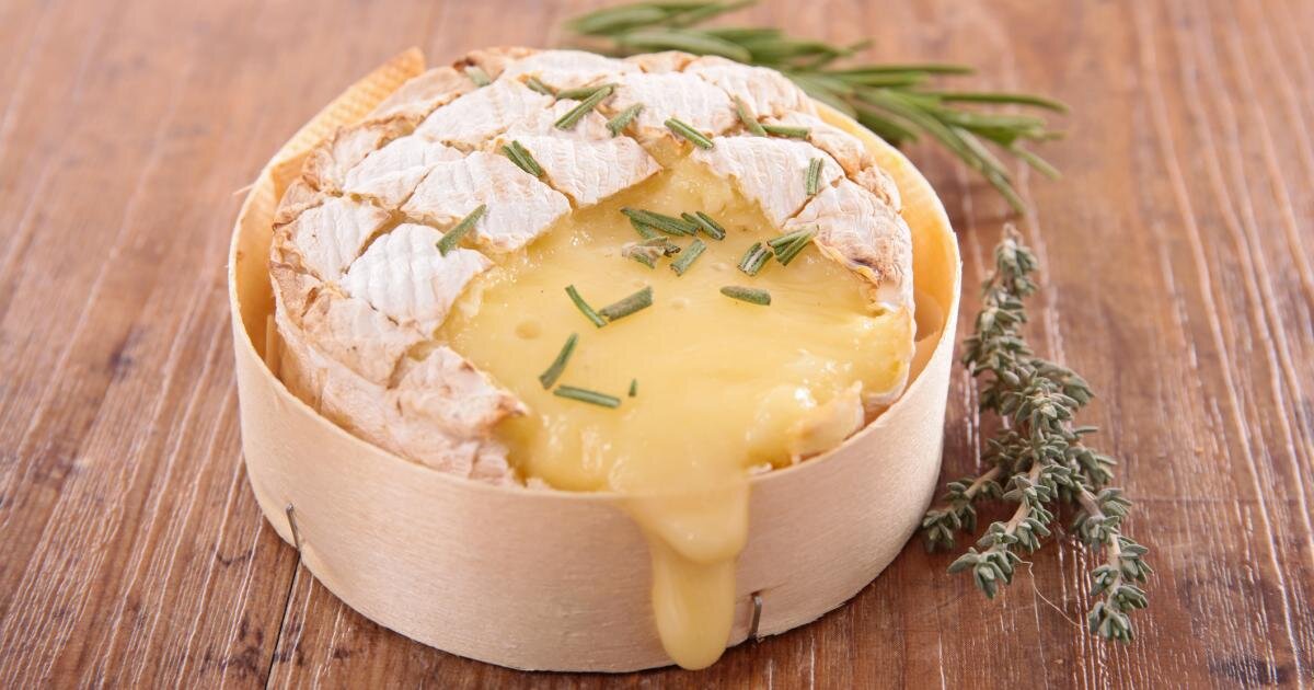 Камамбер, запечённый в духовке по-домашнему