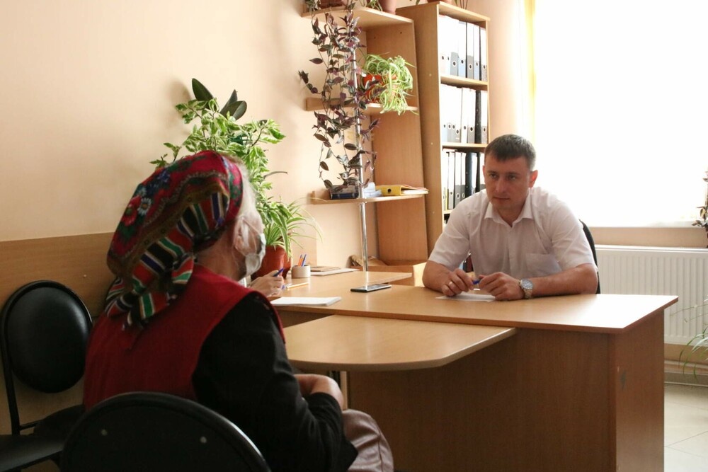 В ближайшее время должны быть восстановлены лавочки вблизи социально значимых объектов с. Майкопского