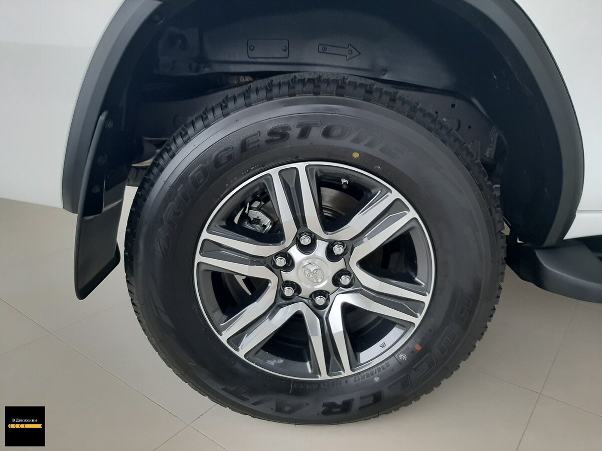 тойота фортунер, колёса на 17 дюймов литые, фото автора