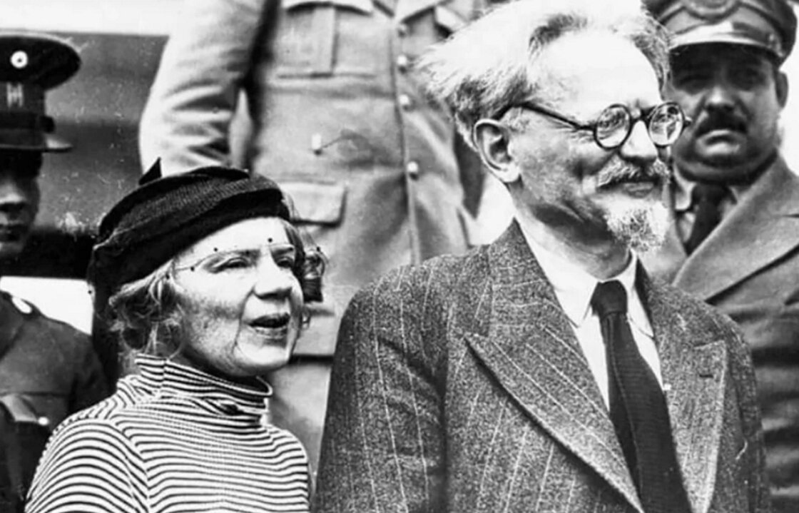 Лев Троцкий с супругой Натальей Седовой в Мексике