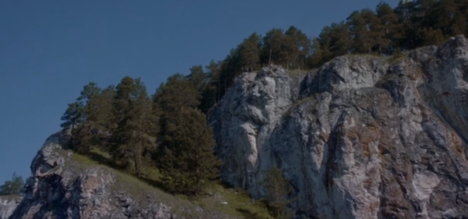 Кадр сериала "Угрюм-река"