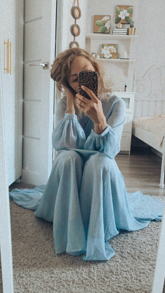 Для прямого эфира выбрала платье TOPTOP и лодочки на каблуке Shelly. На этом фото я ещё не гладила платье, а сфотографировала сразу после распаковки.