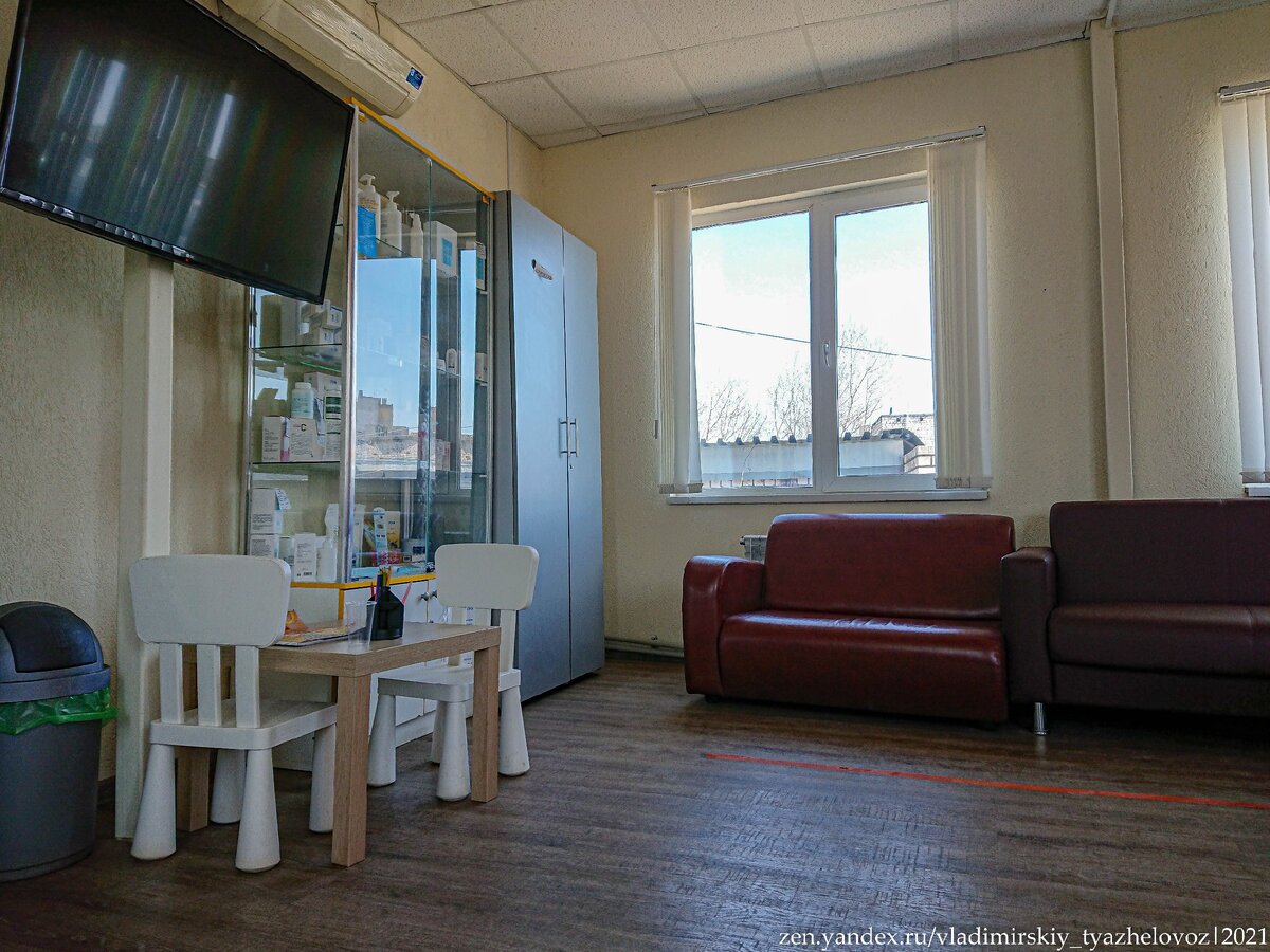 Клиентов обычно провожают в комнату отдыха, а в зону ремонта – извольте, нельзя...