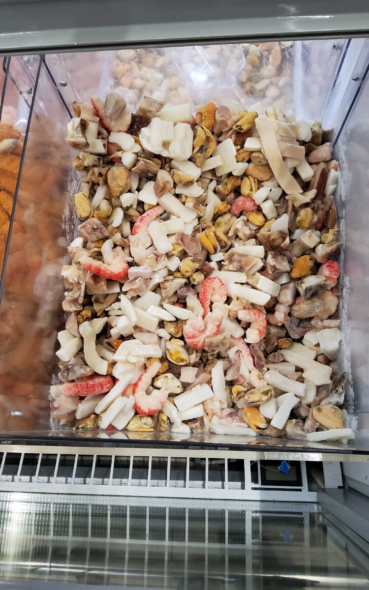 Морской коктейль я покупаю в АШАНЕ по цене 406 руб/кг